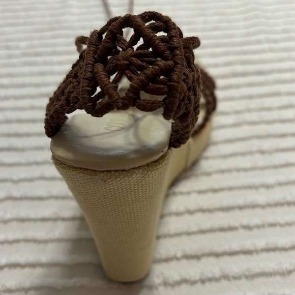Colin Stuart Women’s Brown Knit Wedge Sandal/ Sz 7.5 - Picture 3 of 7